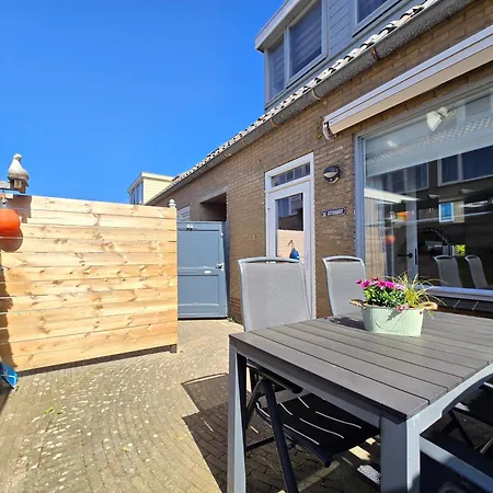 Holiday home De Juttershut Egmond aan Zee